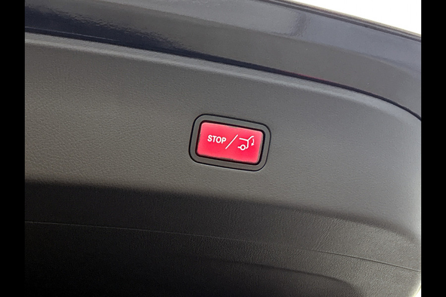 Mercedes-Benz GLC Coupé 300e 4MATIC Business Solution AMG | Trekhaak | Panoramaschuifdak | Memorypakket voorstoelen | URBAN GUARD voertuigbescherming plus | 19 inch AMG velgen | Sfeerverlichting | EASY PACK achterklep |