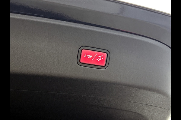 Mercedes-Benz GLC Coupé 300e 4MATIC Business Solution AMG | Trekhaak | Panoramaschuifdak | Memorypakket voorstoelen | URBAN GUARD voertuigbescherming plus | 19 inch AMG velgen | Sfeerverlichting | EASY PACK achterklep |