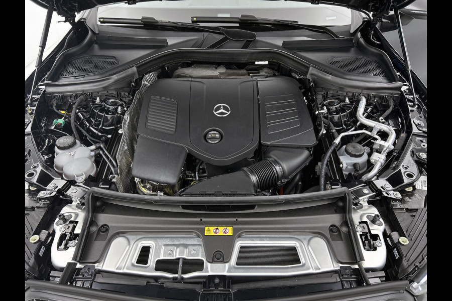 Mercedes-Benz GLC Coupé 300e 4MATIC Business Solution AMG | Trekhaak | Panoramaschuifdak | Memorypakket voorstoelen | URBAN GUARD voertuigbescherming plus | 19 inch AMG velgen | Sfeerverlichting | EASY PACK achterklep |