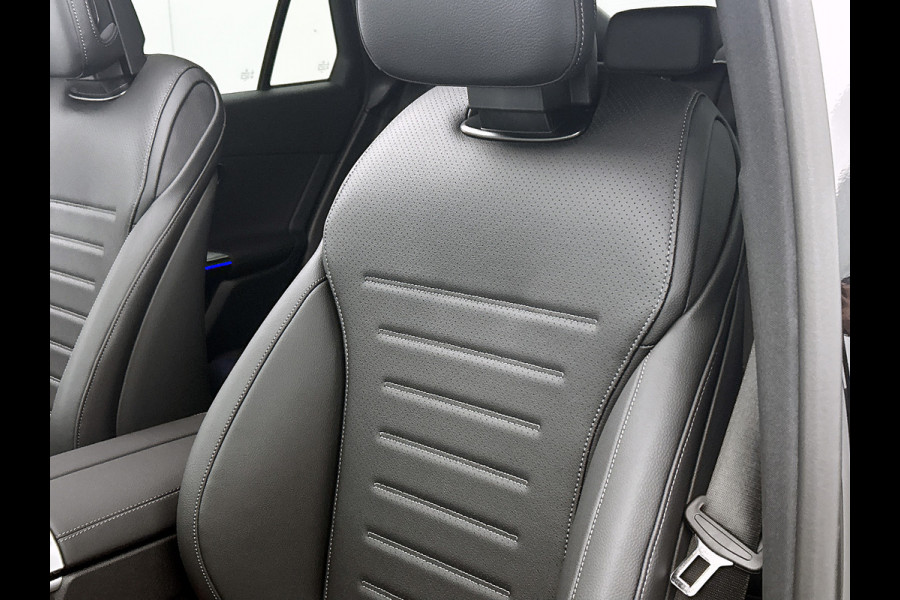 Mercedes-Benz GLC Coupé 300e 4MATIC Business Solution AMG | Trekhaak | Panoramaschuifdak | Memorypakket voorstoelen | URBAN GUARD voertuigbescherming plus | 19 inch AMG velgen | Sfeerverlichting | EASY PACK achterklep |