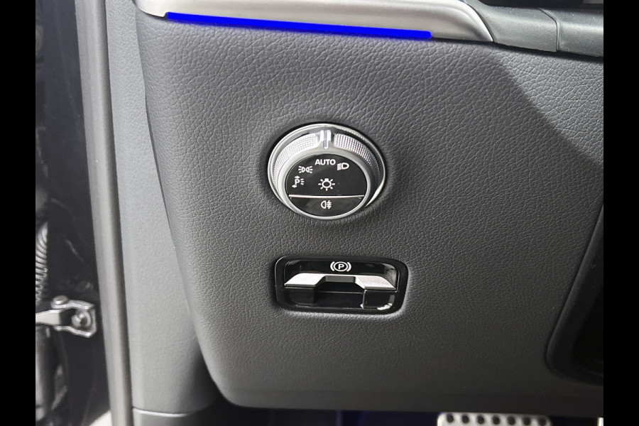 Mercedes-Benz GLC Coupé 300e 4MATIC Business Solution AMG | Trekhaak | Panoramaschuifdak | Memorypakket voorstoelen | URBAN GUARD voertuigbescherming plus | 19 inch AMG velgen | Sfeerverlichting | EASY PACK achterklep |