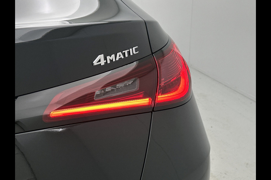 Mercedes-Benz GLC Coupé 300e 4MATIC Business Solution AMG | Trekhaak | Panoramaschuifdak | Memorypakket voorstoelen | URBAN GUARD voertuigbescherming plus | 19 inch AMG velgen | Sfeerverlichting | EASY PACK achterklep |