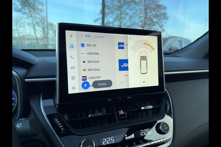 Toyota Corolla Cross Hybrid 140 Style Automaat - Panoramadak - Navi - Camera - Climate