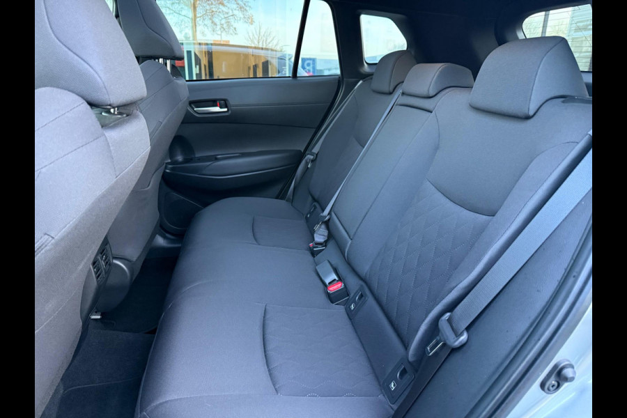 Toyota Corolla Cross Hybrid 140 Style Automaat - Panoramadak - Navi - Camera - Climate