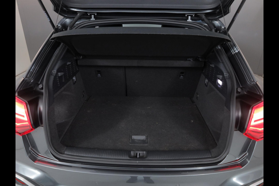 Audi Q2 35 TFSI S Edition 1.5tsi/150pk AUT| Navi| leer/stof| Camera| Matrix LED| 17'LMvelgen