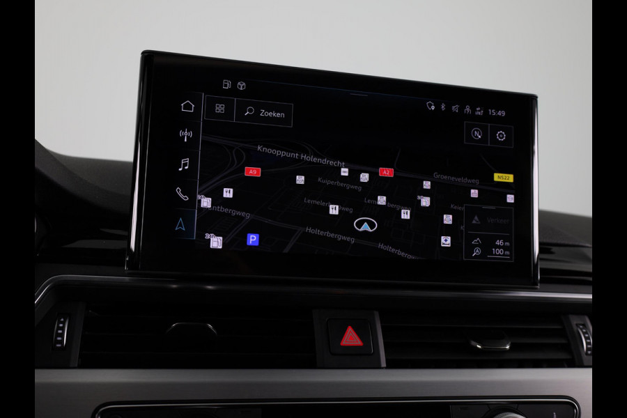 Audi A4 Avant 40 TFSI Launch edition Sport 190 pk S-tronic | Navigatie | Panoramadak | Parkeersensoren | Stoelverwarming | S-Line |