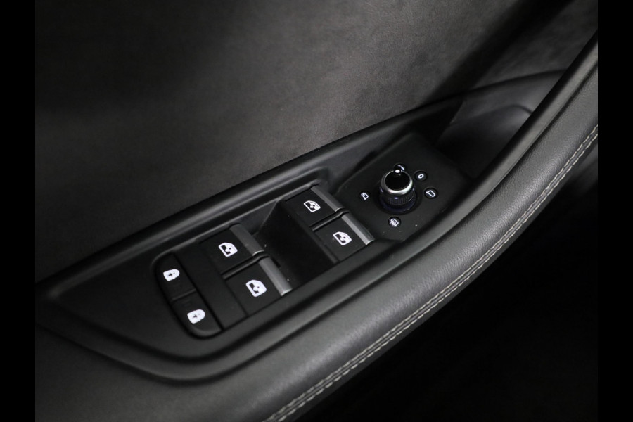 Audi A4 Avant 40 TFSI Launch edition Sport 190 pk S-tronic | Navigatie | Panoramadak | Parkeersensoren | Stoelverwarming | S-Line |