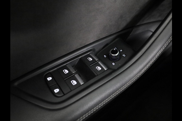 Audi A4 Avant 40 TFSI Launch edition Sport 190 pk S-tronic | Navigatie | Panoramadak | Parkeersensoren | Stoelverwarming | S-Line |
