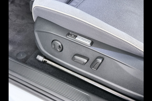 Volkswagen ID.3 First Max 58 kWh SOH 94% Pano-dak Adap.Cruise 20"lm Camera Elektr.Sport-Stoel+Verwarmd PDC Apple Carplay Android Ergo Active-Sto Ergo Active Stoelen Privacy Glas Keyless Advanced Led-Achterlicht dynamisch Matrix Led Origineel Nederlandse Auto