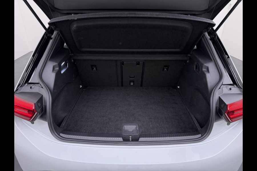 Volkswagen ID.3 First Max 58 kWh SOH 94% Pano-dak Adap.Cruise 20"lm Camera Elektr.Sport-Stoel+Verwarmd PDC Apple Carplay Android Ergo Active-Sto Ergo Active Stoelen Privacy Glas Keyless Advanced Led-Achterlicht dynamisch Matrix Led Origineel Nederlandse Auto