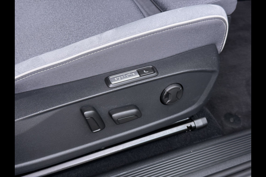 Volkswagen ID.3 First Max 58 kWh SOH 94% Pano-dak Adap.Cruise 20"lm Camera Elektr.Sport-Stoel+Verwarmd PDC Apple Carplay Android Ergo Active-Sto Ergo Active Stoelen Privacy Glas Keyless Advanced Led-Achterlicht dynamisch Matrix Led Origineel Nederlandse Auto