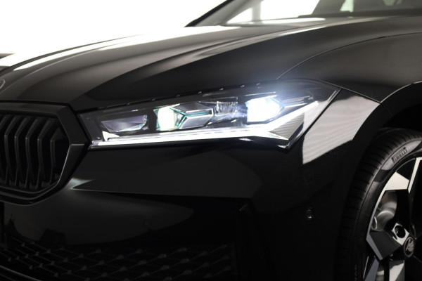 Škoda Superb combi Sportline Business PHEV 1.5 TSI 204 pk 6 versn. DSG | Travel assist plus | Panoramadak | Canton | 19 inch lichtmetalen velgen