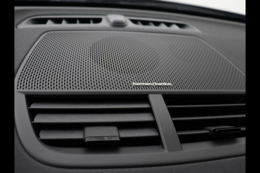 Polestar 2 Long Range Dual Motor Launch Edition 78kWh | Panoramadak | 360 Camera | Stoelverwarming | Adaptive cruise | Keyless | Carplay | Navigatie | Stuurverwarming | Memory | Navigatie