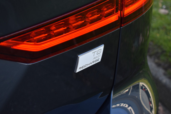Volvo V60 T8 390PK Automaat Twin Engine AWD Inscription Trekhaak | Panodak | 360 Camera | Blis | Stoelverwarming
