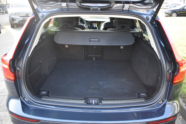 Volvo V60 T8 390PK Automaat Twin Engine AWD Inscription Trekhaak | Panodak | 360 Camera | Blis | Stoelverwarming
