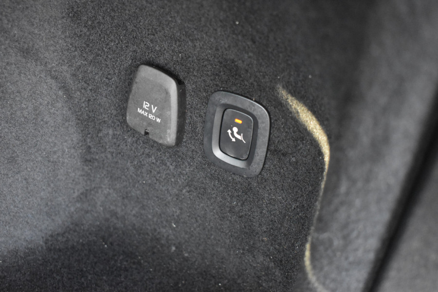 Volvo V60 T8 390PK Automaat Twin Engine AWD Inscription Trekhaak | Panodak | 360 Camera | Blis | Stoelverwarming