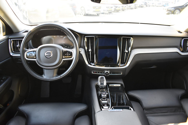 Volvo V60 T8 390PK Automaat Twin Engine AWD Inscription Trekhaak | Panodak | 360 Camera | Blis | Stoelverwarming