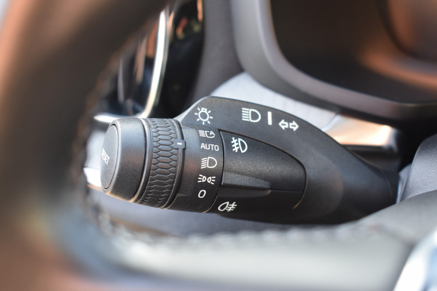 Volvo V60 T8 390PK Automaat Twin Engine AWD Inscription Trekhaak | Panodak | 360 Camera | Blis | Stoelverwarming