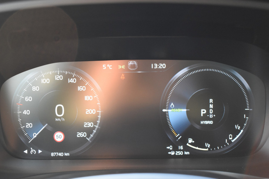 Volvo V60 T8 390PK Automaat Twin Engine AWD Inscription Trekhaak | Panodak | 360 Camera | Blis | Stoelverwarming