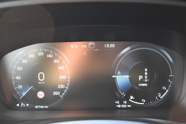 Volvo V60 T8 390PK Automaat Twin Engine AWD Inscription Trekhaak | Panodak | 360 Camera | Blis | Stoelverwarming