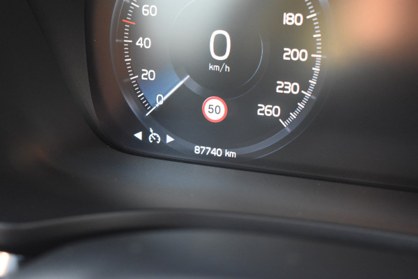 Volvo V60 T8 390PK Automaat Twin Engine AWD Inscription Trekhaak | Panodak | 360 Camera | Blis | Stoelverwarming