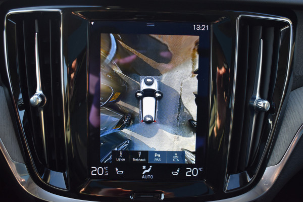 Volvo V60 T8 390PK Automaat Twin Engine AWD Inscription Trekhaak | Panodak | 360 Camera | Blis | Stoelverwarming
