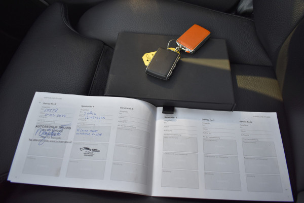 Volvo V60 T8 390PK Automaat Twin Engine AWD Inscription Trekhaak | Panodak | 360 Camera | Blis | Stoelverwarming