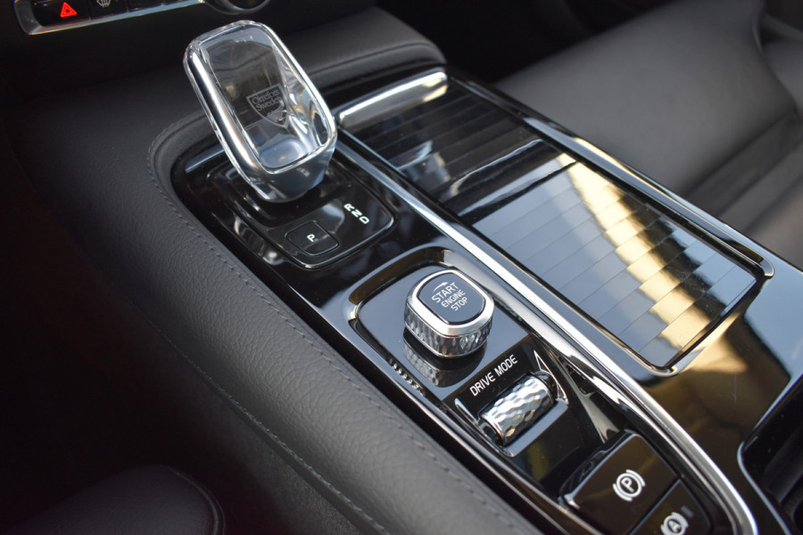 Volvo V60 T8 390PK Automaat Twin Engine AWD Inscription Trekhaak | Panodak | 360 Camera | Blis | Stoelverwarming