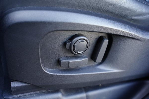 Land Rover Defender 110 P 525 V8 Black Edition / Panoramadak / Meridian