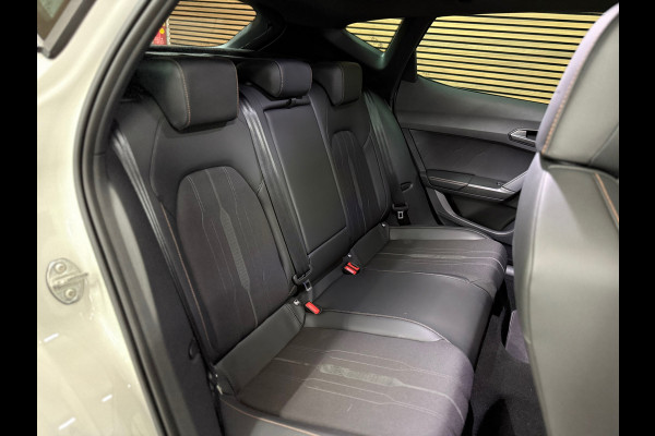 CUPRA Formentor 1.4 TSI e-Hybrid Essential | Half leder | 19' inch | Sfeerverlichting | Carplay | Navigatie | LED | Winterpakket