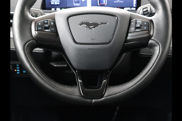 Ford Mustang Mach-E RWD 75 kWh | 40.300km NAP | Trekhaak | Leder | Stoelverwarming | Adaptive cruise | Keyless | Carplay | Navigatie | Full LED