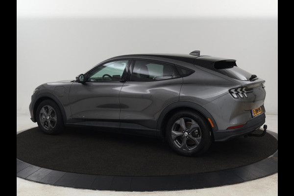 Ford Mustang Mach-E RWD 75 kWh | 40.300km NAP | Trekhaak | Leder | Stoelverwarming | Adaptive cruise | Keyless | Carplay | Navigatie | Full LED