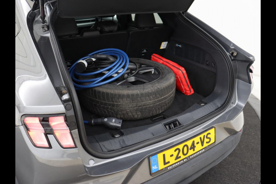 Ford Mustang Mach-E RWD 75 kWh | 40.300km NAP | Trekhaak | Leder | Stoelverwarming | Adaptive cruise | Keyless | Carplay | Navigatie | Full LED