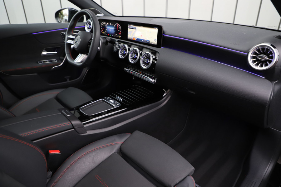 Mercedes-Benz A-Klasse 250e AMG | 218PK | Pano | Keyless-go | Burmester | Memory | Sfeerverlichting | Multibeam | Widescreen | Acc | Stuurwielverw. | 2