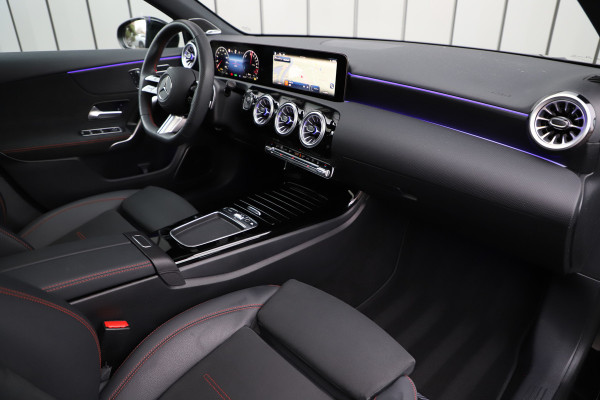 Mercedes-Benz A-Klasse 250e AMG | 218PK | Pano | Keyless-go | Burmester | Memory | Sfeerverlichting | Multibeam | Widescreen | Acc | Stuurwielverw. | 2