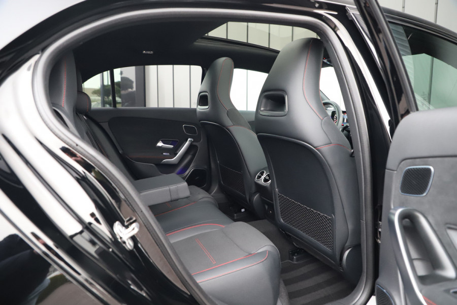Mercedes-Benz A-Klasse 250e AMG | 218PK | Pano | Keyless-go | Burmester | Memory | Sfeerverlichting | Multibeam | Widescreen | Acc | Stuurwielverw. | 2