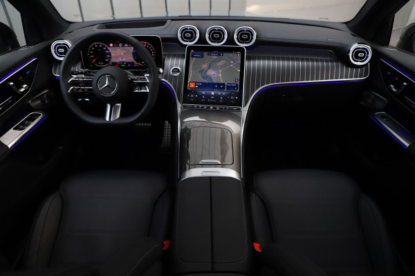 Mercedes-Benz GLC 300e AMG 4-Matic | 313PK | Luchtvering | Head-up | Achterasbesturing | Massage | Keyless-go | Burmester | Digital-light | Distro