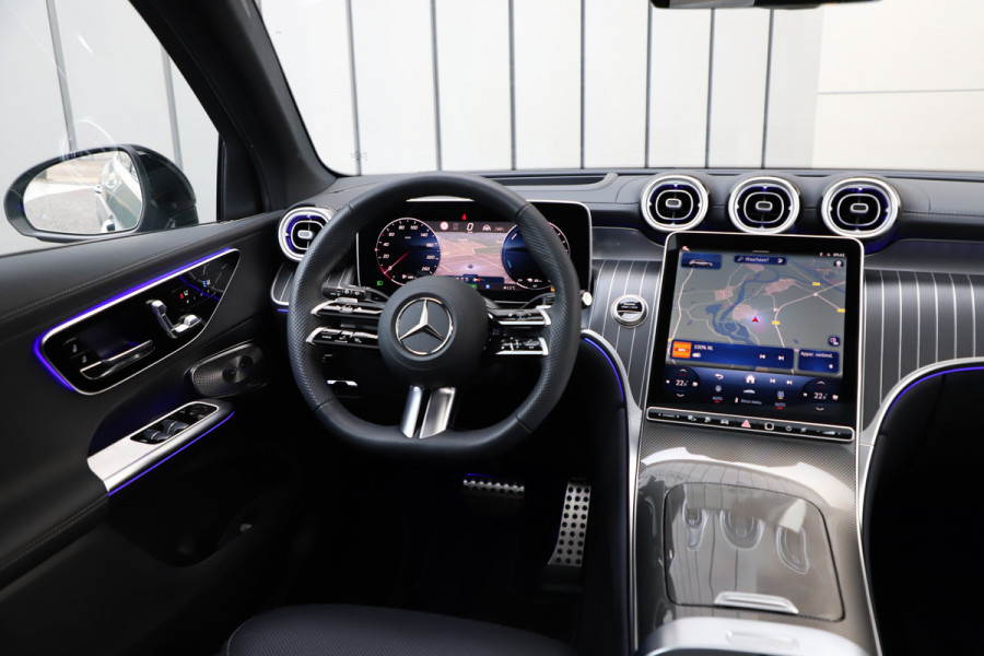 Mercedes-Benz GLC 300e AMG 4-Matic | 313PK | Luchtvering | Head-up | Achterasbesturing | Massage | Keyless-go | Burmester | Digital-light | Distro