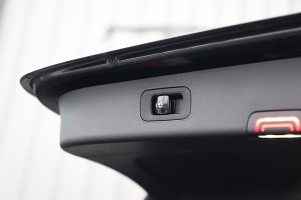 Mercedes-Benz E-Klasse Estate AMG 53 4MATIC+ | 612PK | Hyperscreen | Achterasbesturing | Adapt. onderstel | Keyless-go | Burmester 4D | Digital-light |