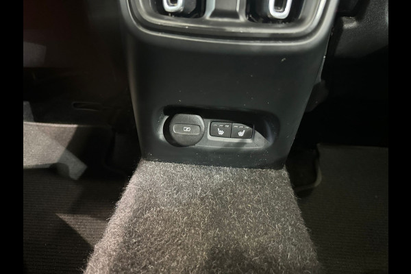 Volvo XC40 P8 Aut. Recharge R-Design ACC Trekhaak Panoramadak 408pk