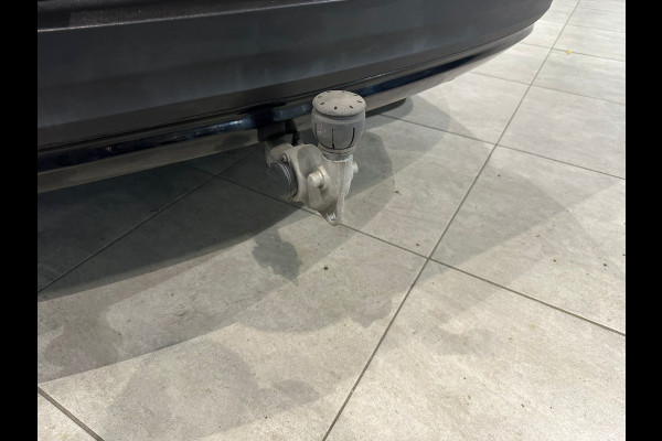 Volvo XC40 P8 Aut. Recharge R-Design ACC Trekhaak Panoramadak 408pk