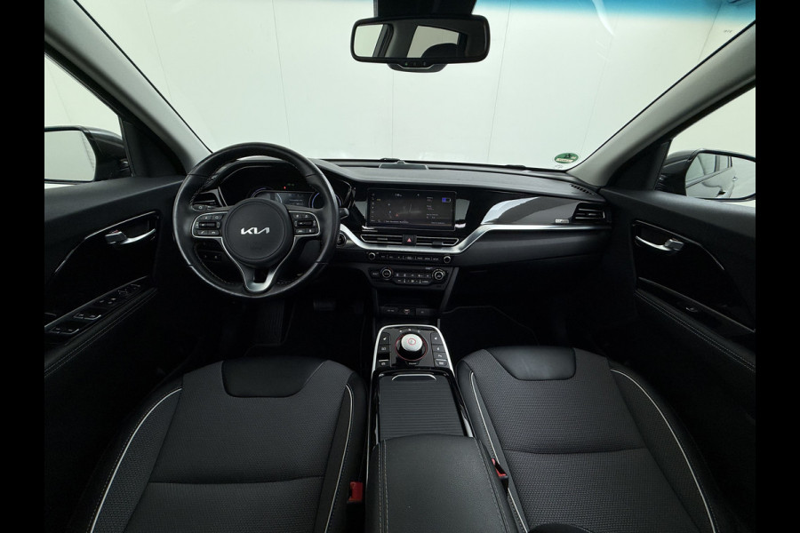 Kia e-Niro DynamicPlusLine 64kWh Elek.Glazen schuif-/kanteldak Trekhaak Adaptive-Cruise Camera Apple Carplay Android Auto Navi Ecc Stoel-Stuurverwarming Pdc Lane Assist VESS DAB Led Isofix Keyless 1e Eigenaar Origineel Nederlandse Auto Dealeronderhouden