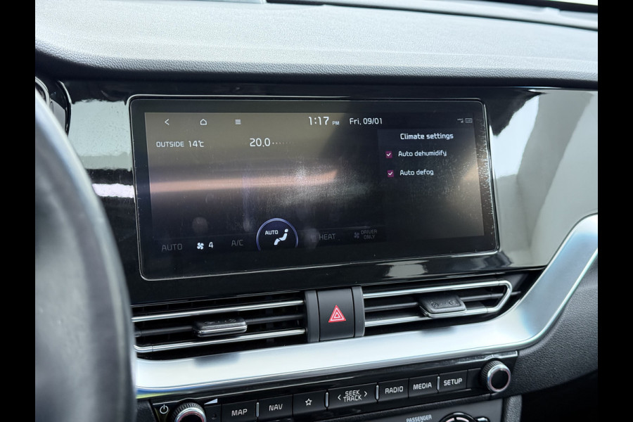 Kia e-Niro DynamicPlusLine 64kWh Elek.Glazen schuif-/kanteldak Trekhaak Adaptive-Cruise Camera Apple Carplay Android Auto Navi Ecc Stoel-Stuurverwarming Pdc Lane Assist VESS DAB Led Isofix Keyless 1e Eigenaar Origineel Nederlandse Auto Dealeronderhouden