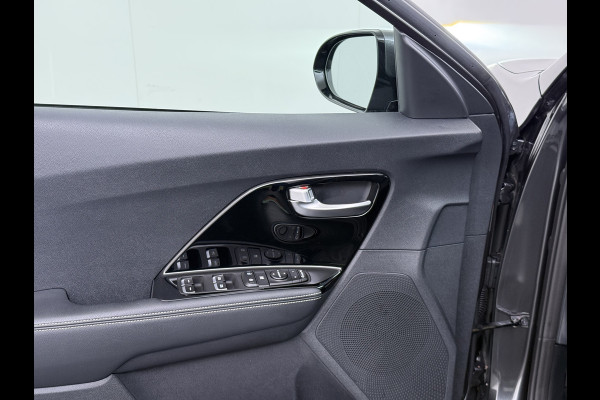 Kia e-Niro DynamicPlusLine 64kWh Elek.Glazen schuif-/kanteldak Trekhaak Adaptive-Cruise Camera Apple Carplay Android Auto Navi Ecc Stoel-Stuurverwarming Pdc Lane Assist VESS DAB Led Isofix Keyless 1e Eigenaar Origineel Nederlandse Auto Dealeronderhouden