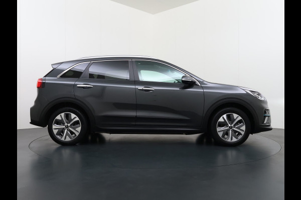 Kia e-Niro DynamicPlusLine 64kWh Elek.Glazen schuif-/kanteldak Trekhaak Adaptive-Cruise Camera Apple Carplay Android Auto Navi Ecc Stoel-Stuurverwarming Pdc Lane Assist VESS DAB Led Isofix Keyless 1e Eigenaar Origineel Nederlandse Auto Dealeronderhouden