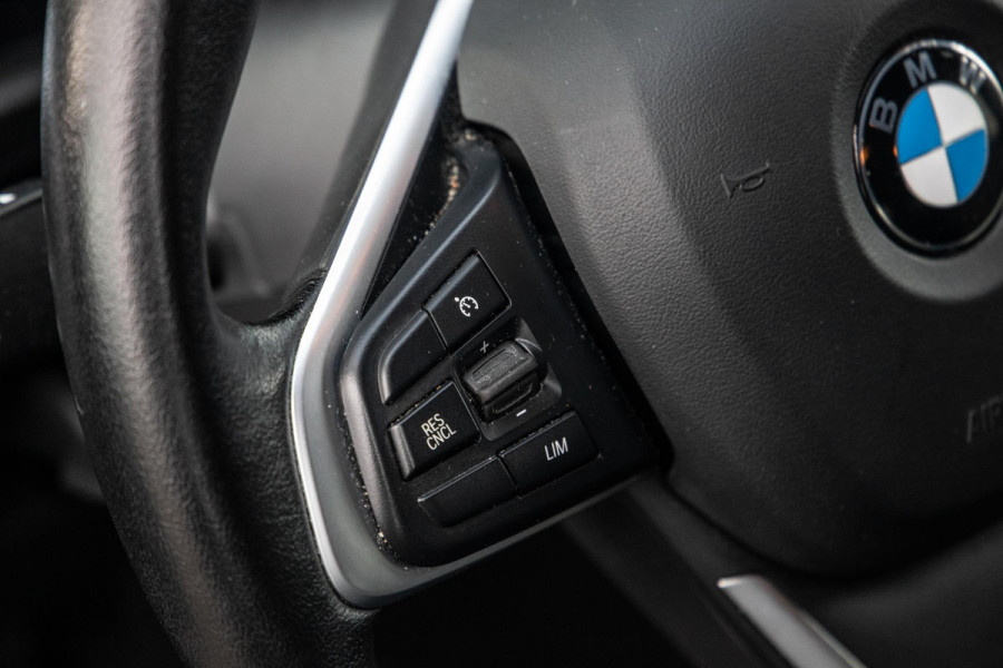 BMW X1 xDrive25e Executive CAMERA / CARPLAY / AUTOMAAT / LEDER / LED / CRUISE CONTROLE / STOELVERWARMING