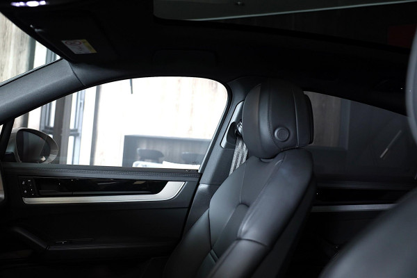 Porsche Cayenne Coupé 3.0 S E-Hybrid / 519 Pk / Head Up / 360 Camera / Acc / SportDesign / Luchtvering / Sport Chrono / Pano / 21
