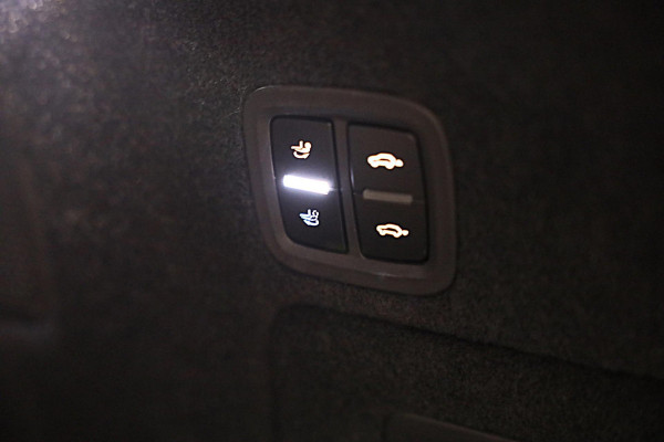 Porsche Cayenne Coupé 3.0 S E-Hybrid / 519 Pk / Head Up / 360 Camera / Acc / SportDesign / Luchtvering / Sport Chrono / Pano / 21