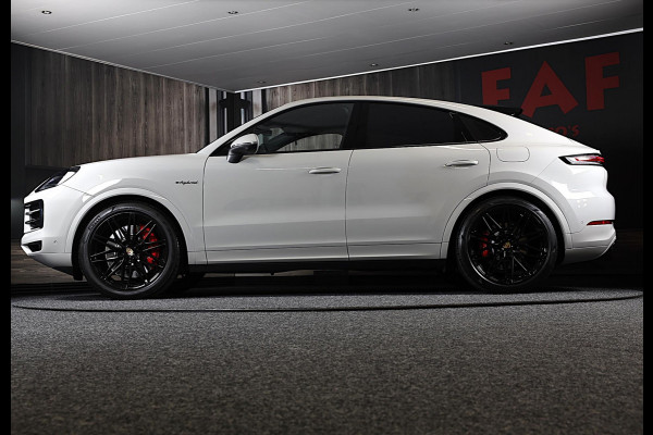 Porsche Cayenne Coupé 3.0 S E-Hybrid / 519 Pk / Head Up / 360 Camera / Acc / SportDesign / Luchtvering / Sport Chrono / Pano / 21