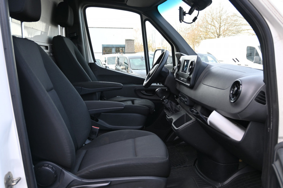 Mercedes-Benz Sprinter 514 CDI L3 Bakwagen met laadklep Camera, MBUX, Geveerde stoel, Stoelverwarming